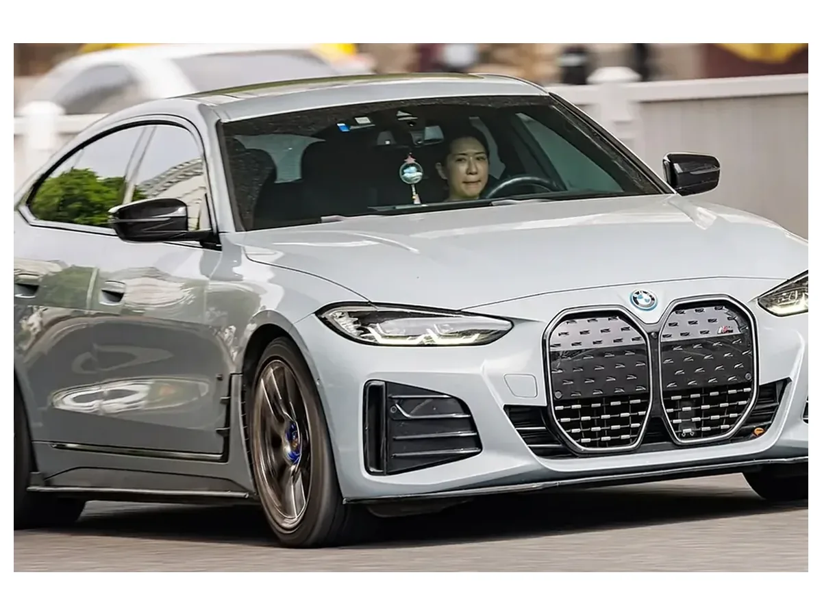 BMW i4 eDrive35 M Sport available for UK car leasing