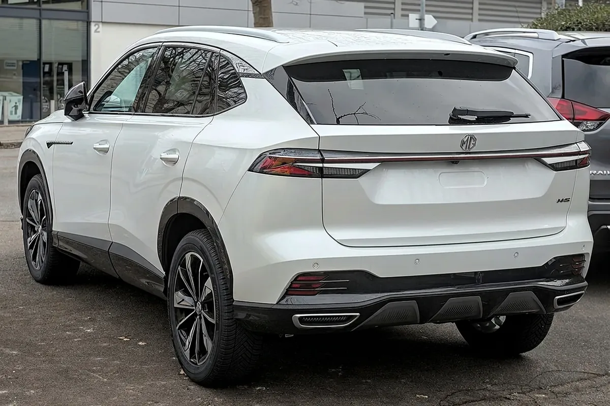 MG HS 1.5 T-GDI SE