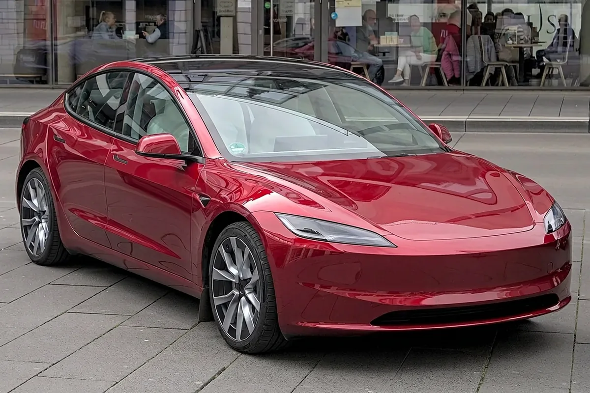 Tesla Model 3 RWD