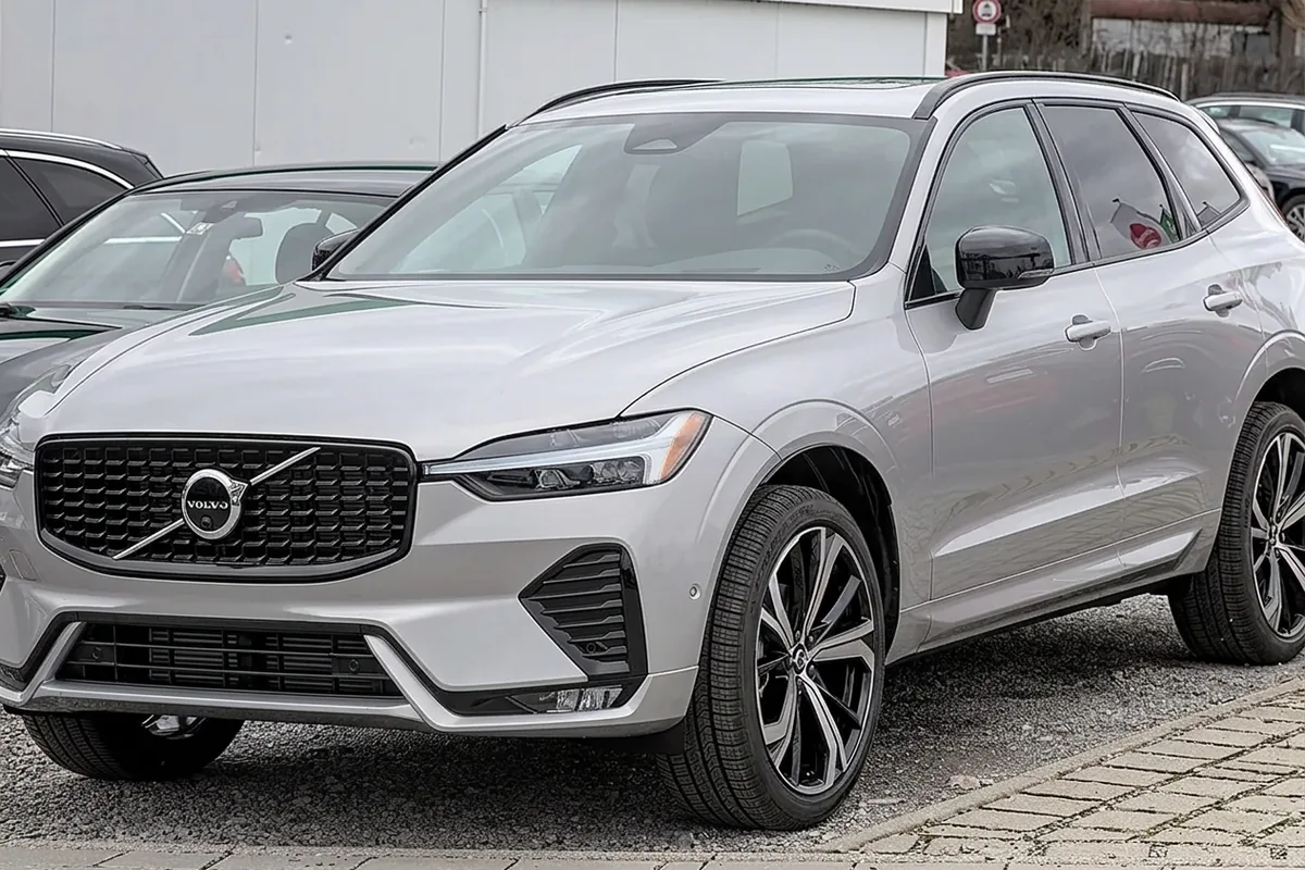 Volvo XC60 T6 Recharge Plus Dark